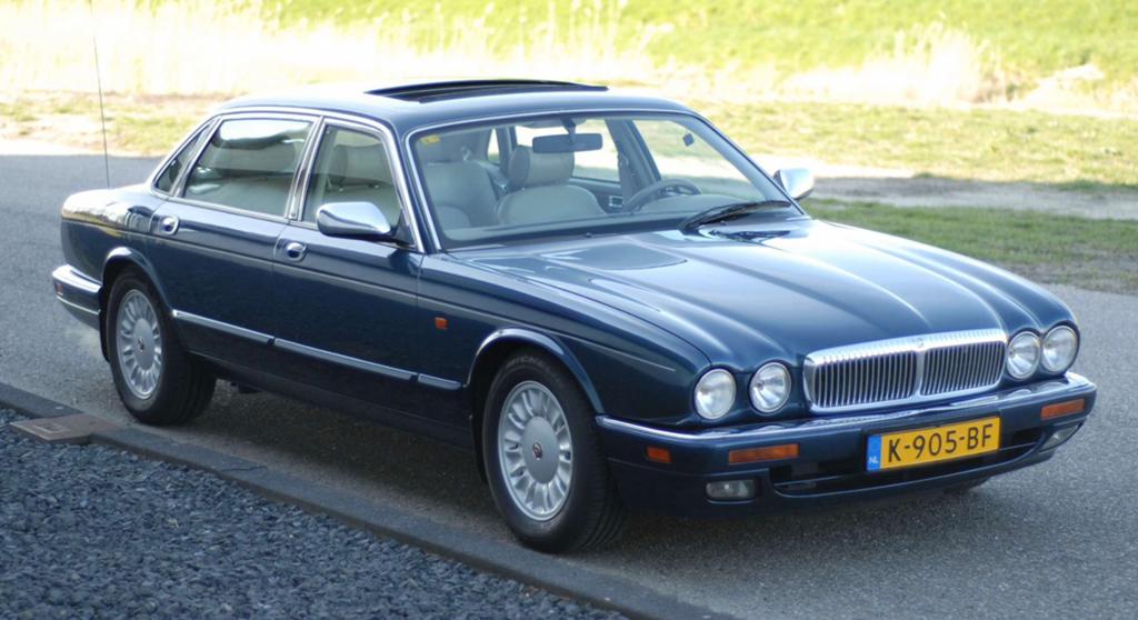Daimler Double Six LWB Majestic, Auto's, Automaat, Achterwielaandrijving, Beige, 12 cilinders