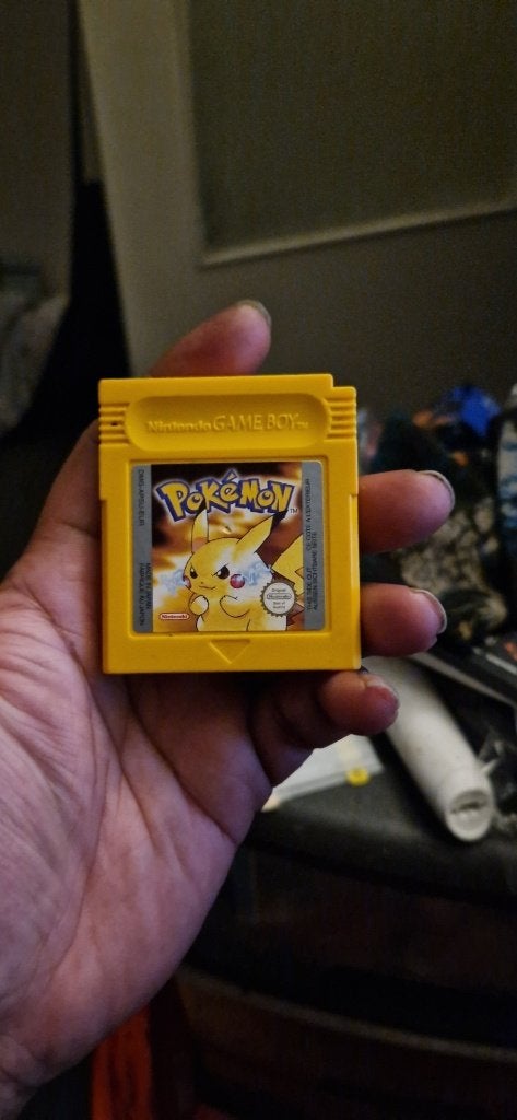 Pokémon Yellow picachu, Avontuur en Actie, 2 spelers, Ophalen of Verzenden, Zo goed als nieuw