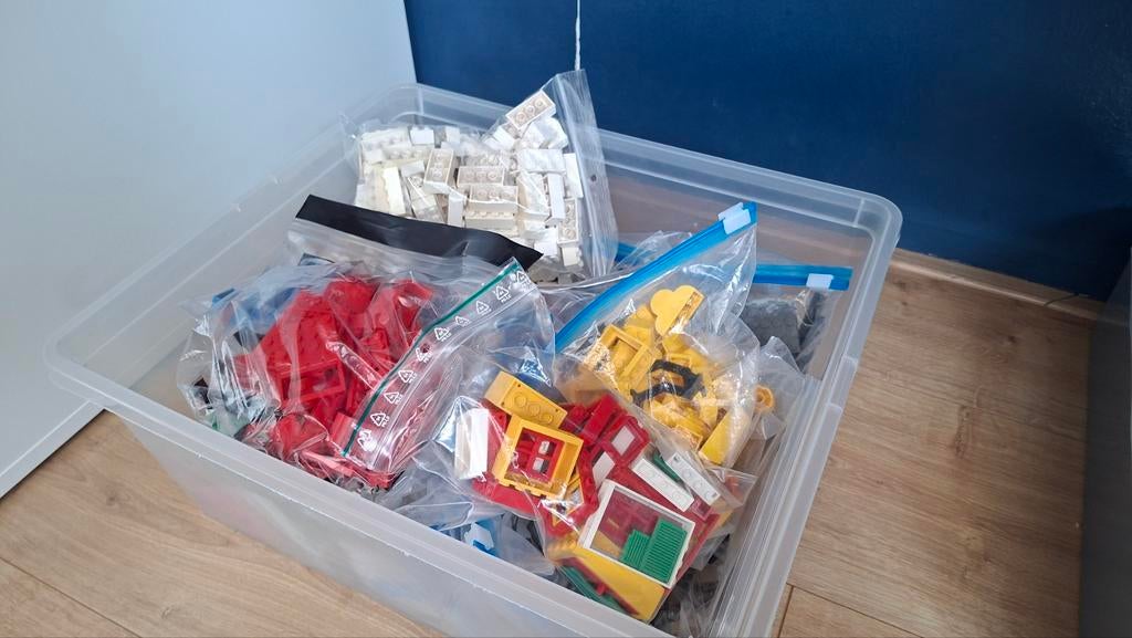 Grote partij lego, 1800 gram, diverse stenen en kleuren, Kinderen en Baby's, Speelgoed | Duplo en Lego, Gebruikt, Overige thema's