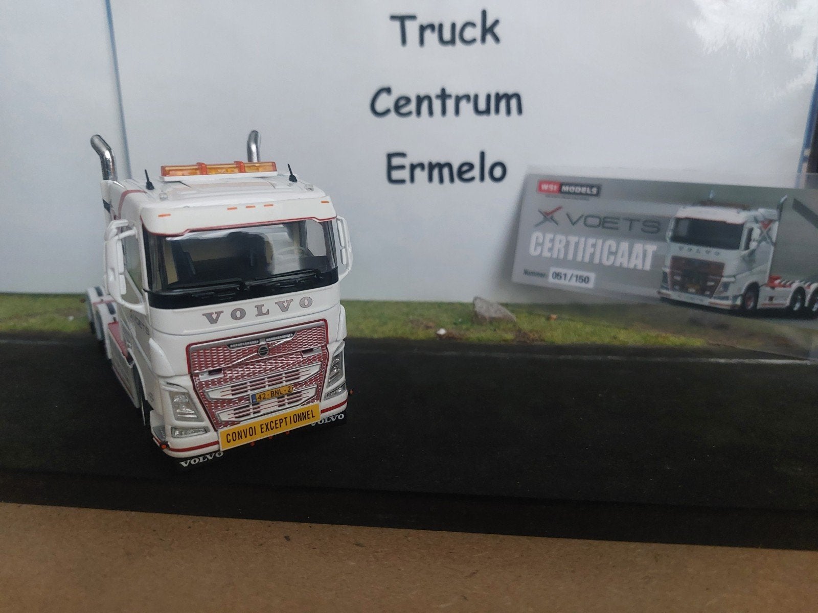 Voets; VOLVO FH4 SLEEPER CAB 6X2 TAG AXLE Zijn er maar 150 v, Ophalen of Verzenden, Nieuw, Bus of Vrachtwagen, Wsi
