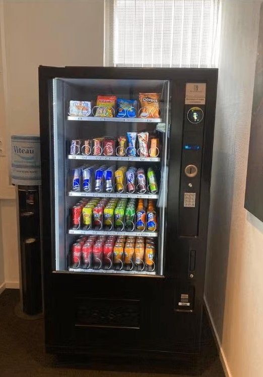 Vendo G-Snack 8 | Snack en drankautomaat | Vendingmachine, Ophalen, Vending Master, Info@vendingmaster.nl, Zo goed als nieuw