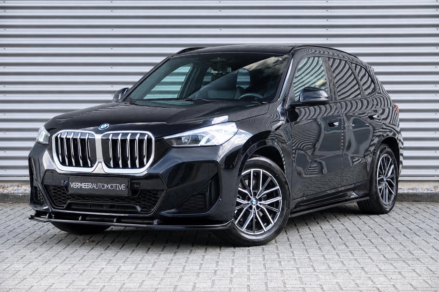 BMW X1 xDrive25e | M-Sport | Panodak | Trekhaak | Camera | L, 12 maanden, Gebruikt, Zwart, Zwart
