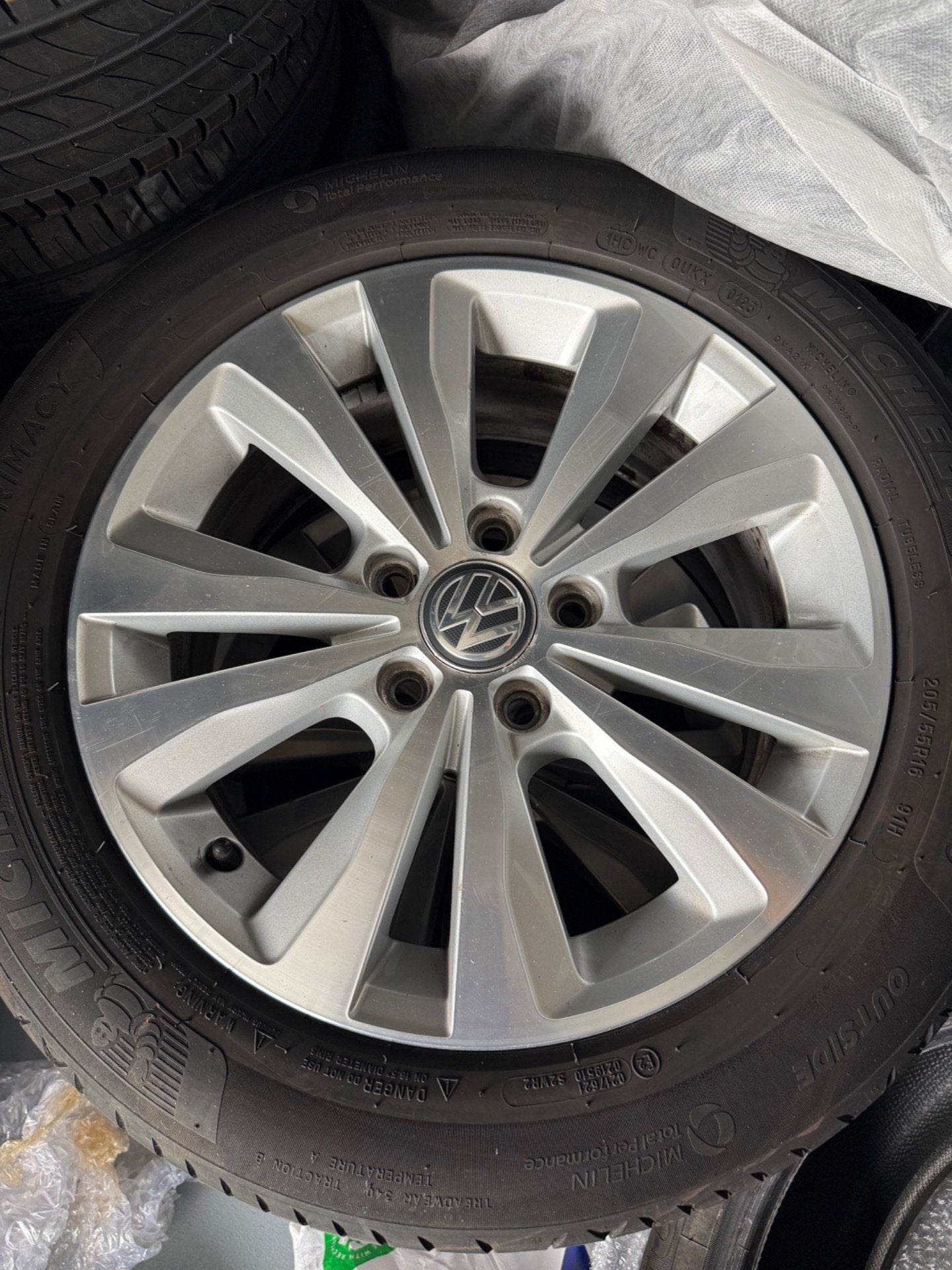 Orgineel volkswagen velgen golf 7/7.5 bijna nieuwe banden, Volkswagen AG, Nieuw, Band(en), Vw@volkswagen.de