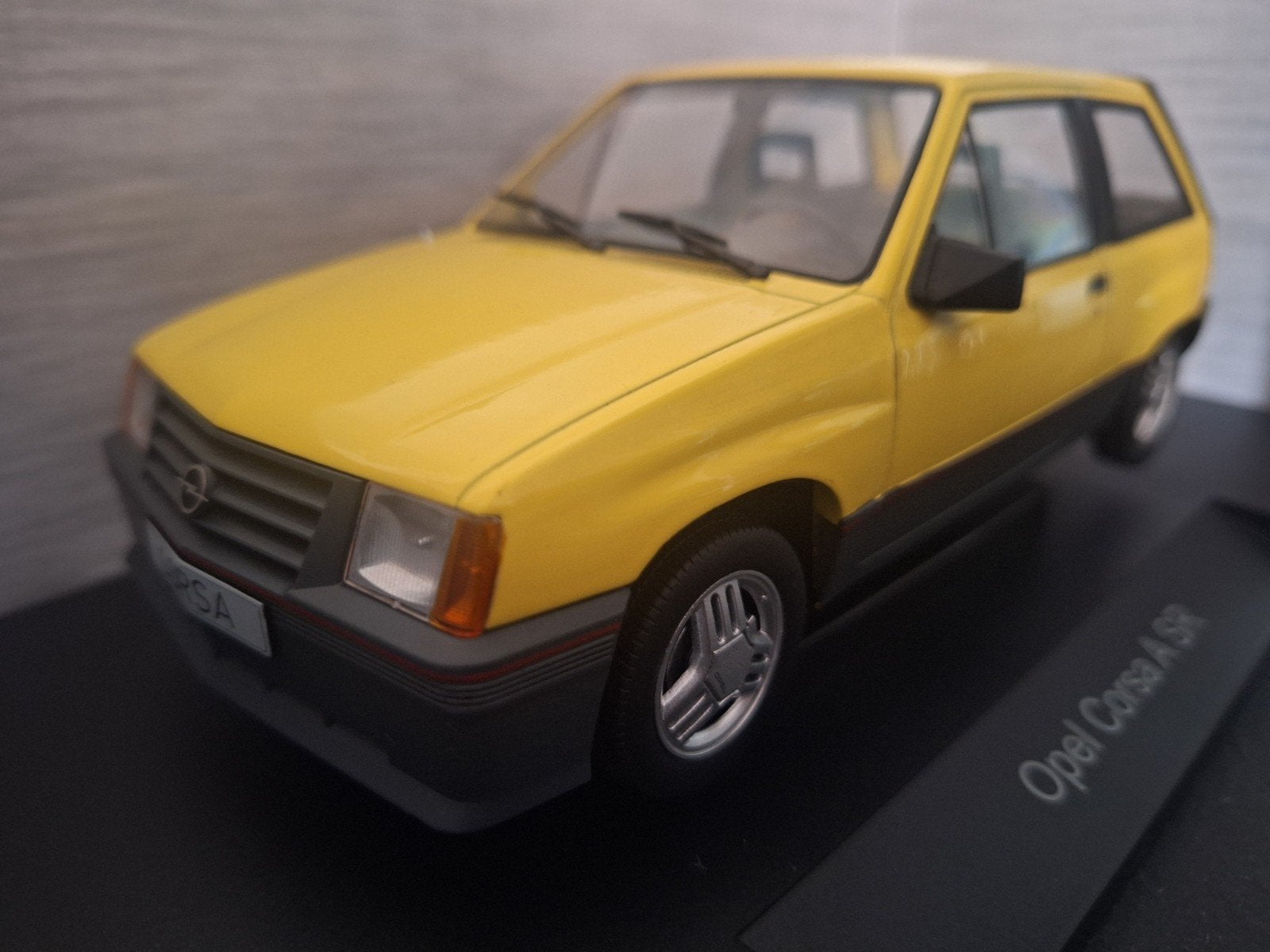 Opel Corsa A SR 1983 Schaal 1:18, Hobby en Vrije tijd, Modelauto's | 1:18, Overige merken, MCG, Nieuw, Ophalen of Verzenden