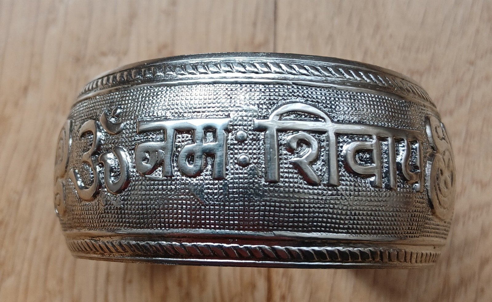 Armband Hindu Mantra Om Namah Shivaya Silver Cuff Bracelet, Ophalen of Verzenden, Nieuw, Zilver, Overige materialen