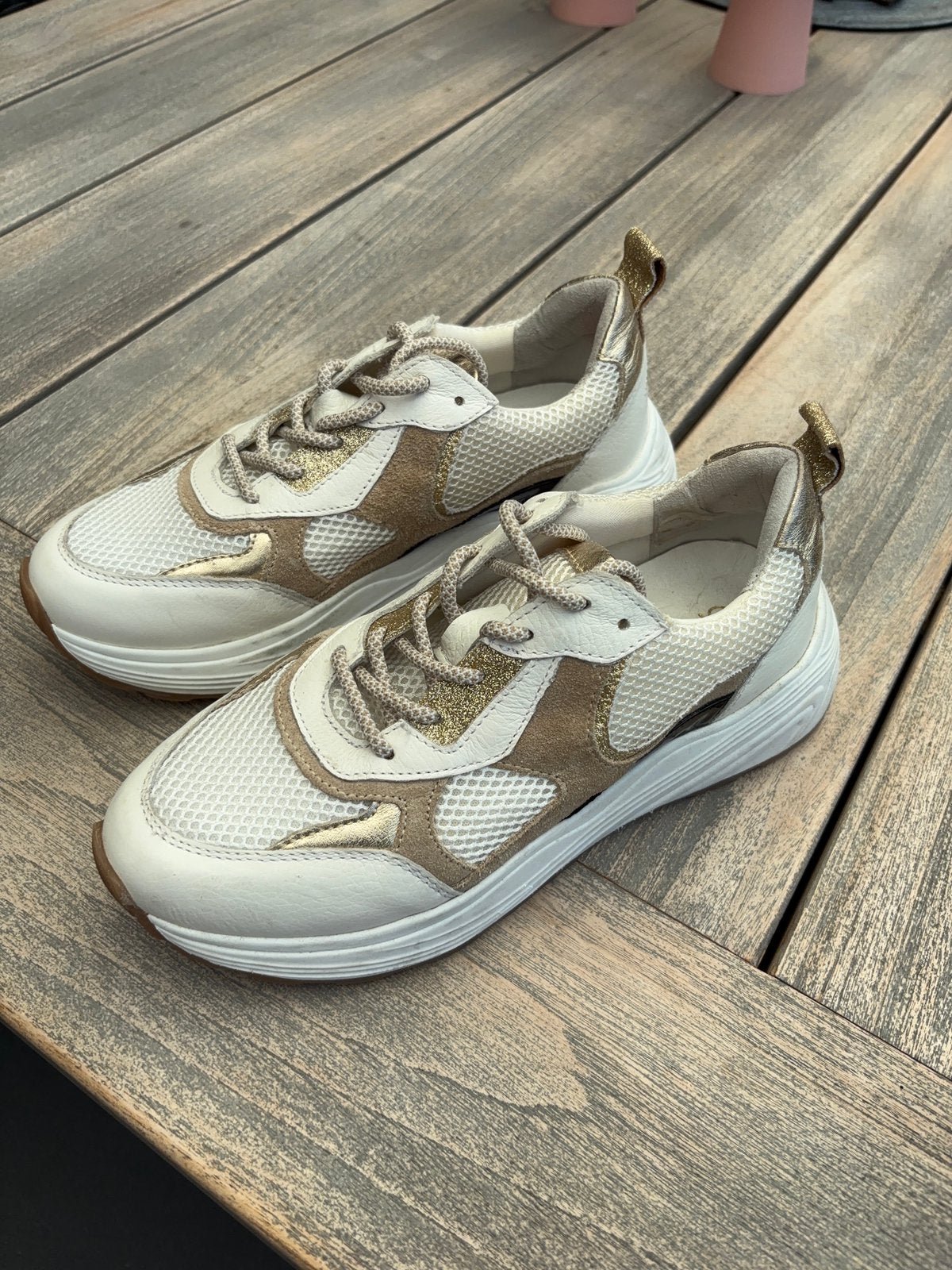 Omoda sneakers, Ophalen, Zo goed als nieuw, Sneakers of Gympen