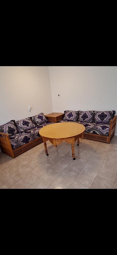 Marokkaanse Sedari met paarse kussens, Huis en Inrichting, Banken | Complete zithoeken, Ophalen of Verzenden