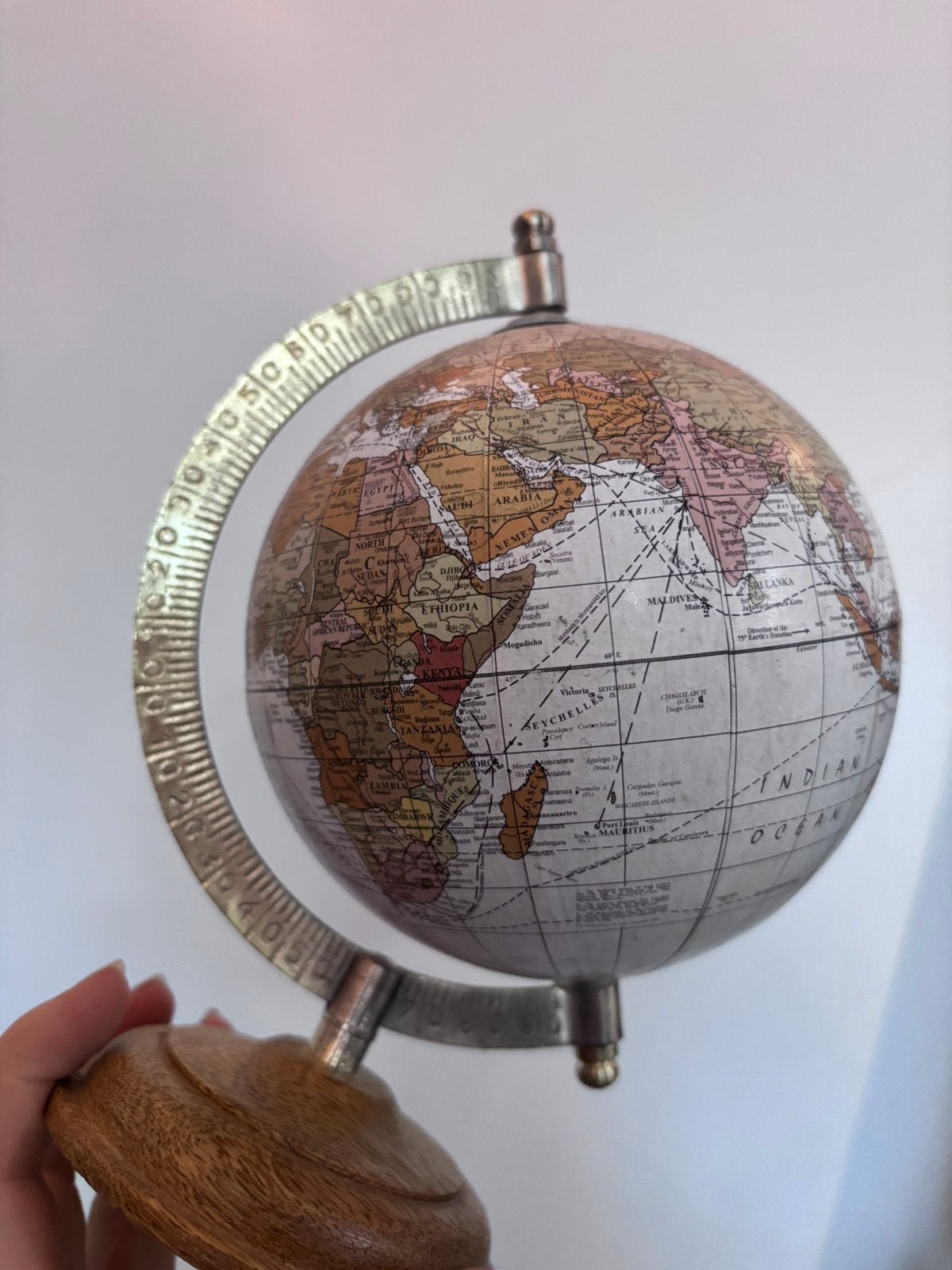Wereldbol tafelmodel, Ophalen of Verzenden, Zo goed als nieuw