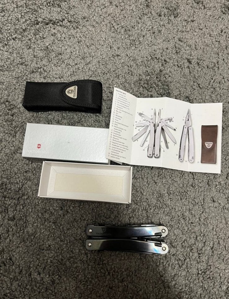 Victorinox swiss tool BS multitool, Caravans en Kamperen, Kampeergereedschap, Ophalen of Verzenden, Nieuw