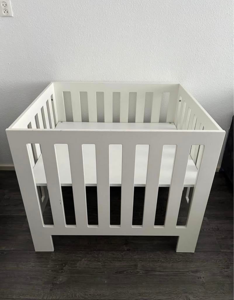 Wit baby box, Kinderen en Baby's, Boxen, Ophalen, Zo goed als nieuw