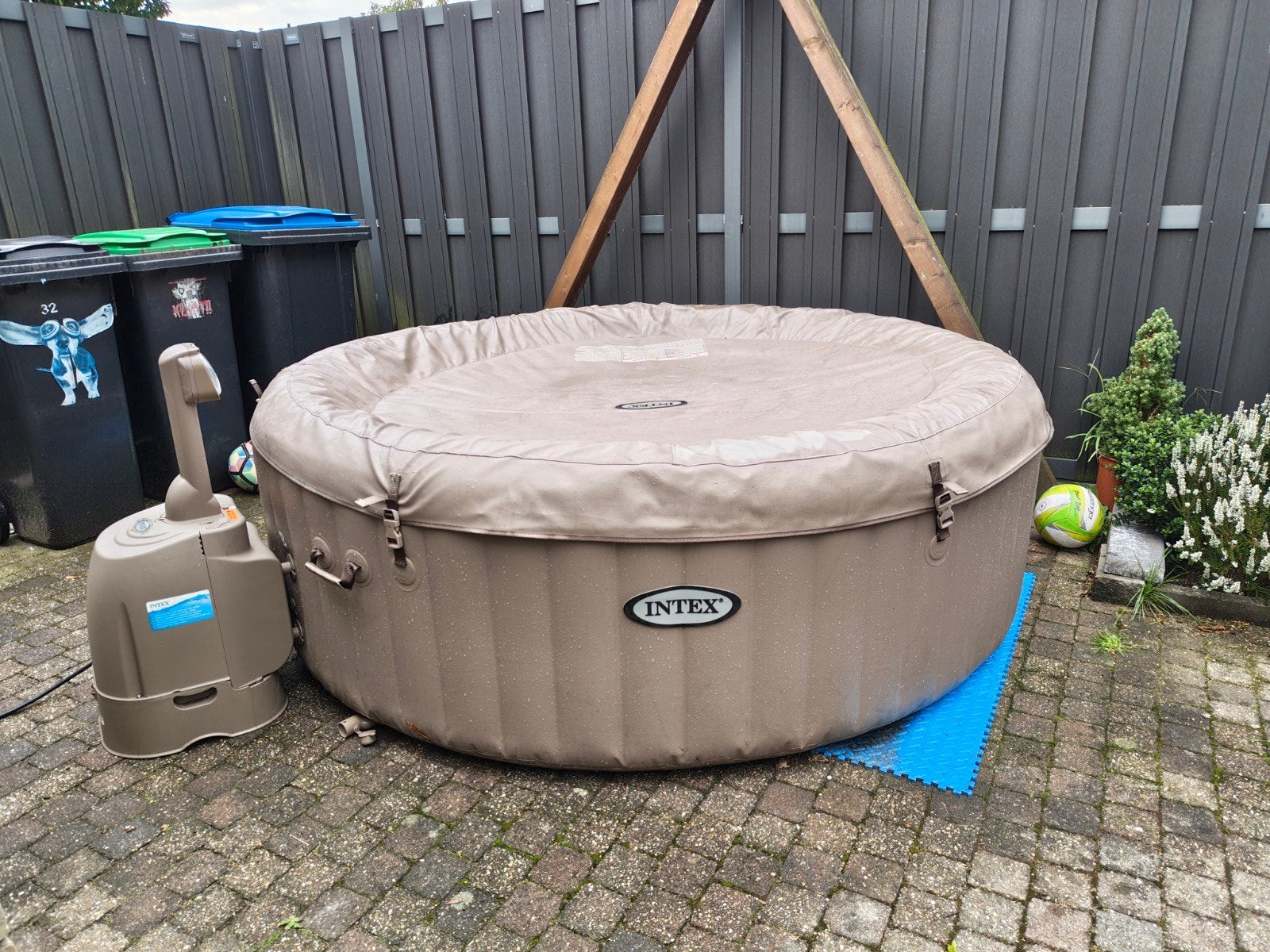 Intex opblaasbare jacuzzi (6 persoons) - defect, Ophalen, Gebruikt, Minder dan 80 cm, Opblaaszwembad