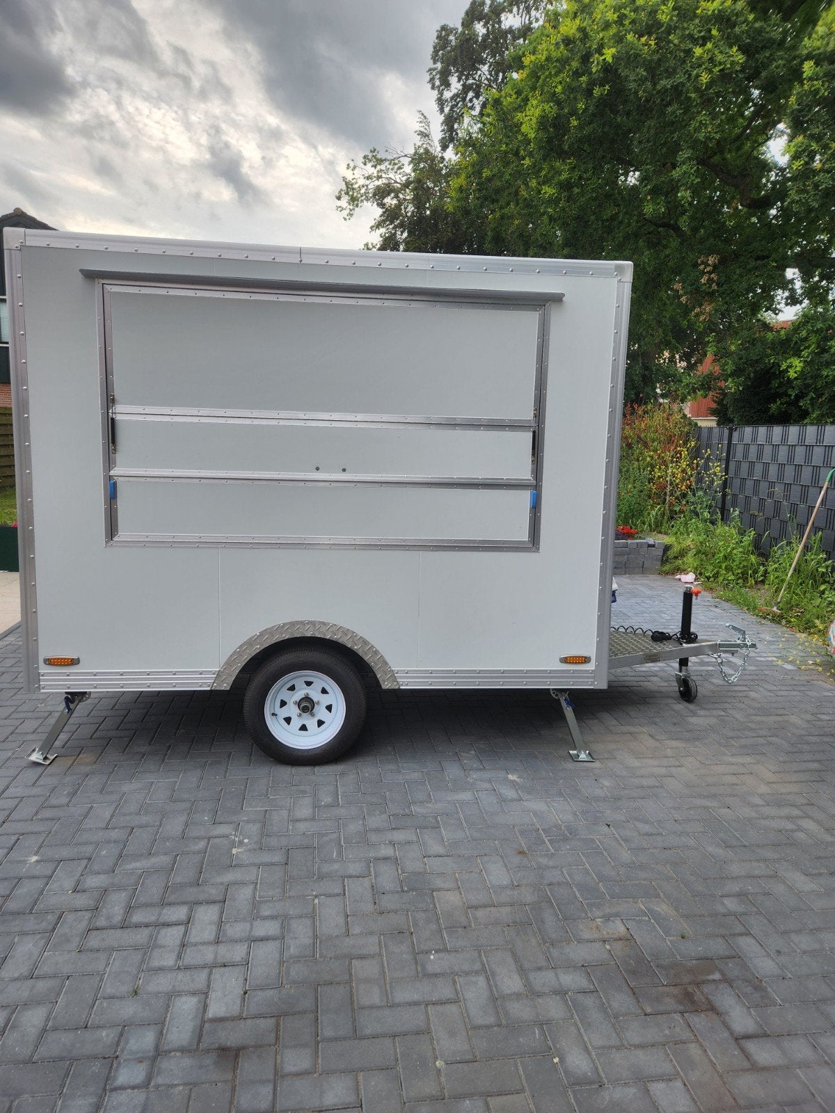 Foto 21 van Nieuwe Foodtrailer/Verkoopwagen - Direct Beschikbaar