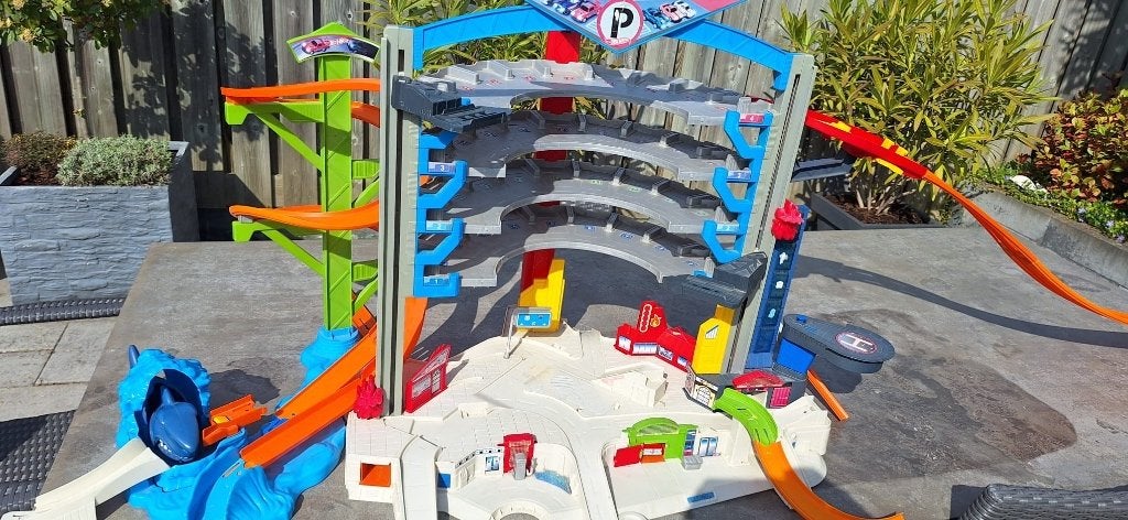 Hot wheels super garage, Ophalen, Gebruikt