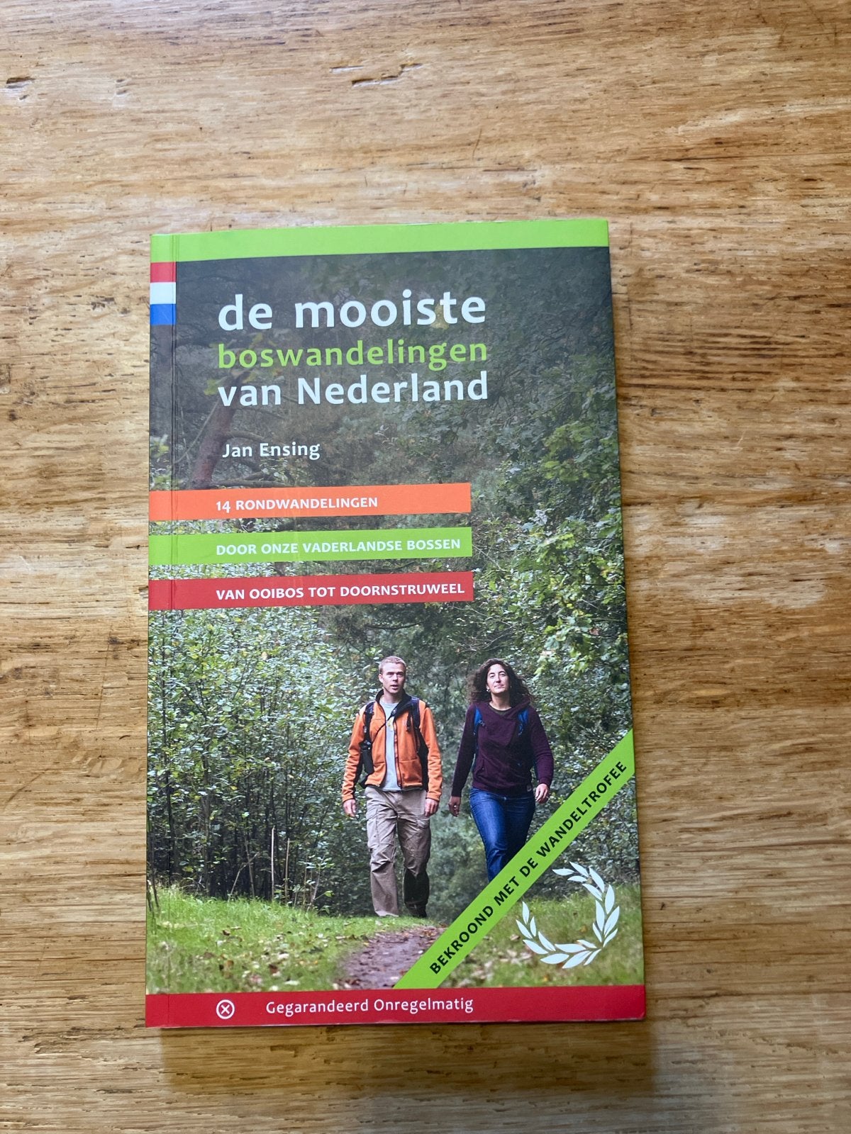 De mooiste boswandelingen van Nederland - Jan Ensing, Overige merken, Fiets- of Wandelgids, Ophalen of Verzenden, Zo goed als nieuw