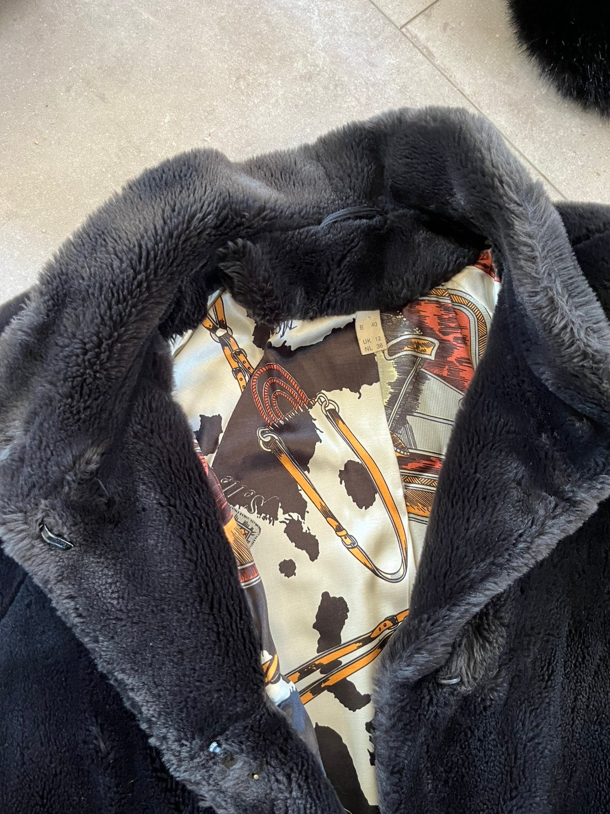Vintage jas met gratis bijpassende muts mt 38, Kleding | Dames, Ophalen of Verzenden, Gedragen, Maat 38/40 (M), Zwart