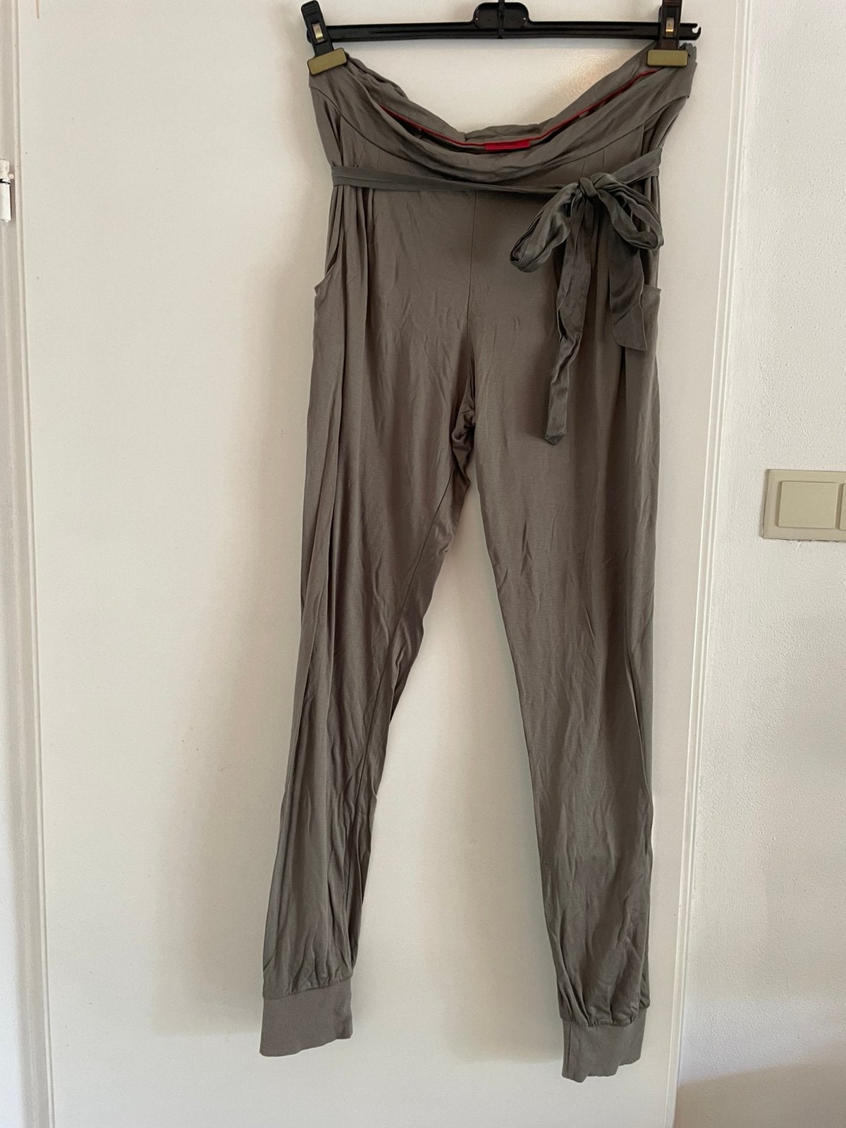 Luchtige zomerbroek, taupe. Hugo Boss, maat M., Maat 38/40 (M), Ophalen of Verzenden, Gedragen, Grijs