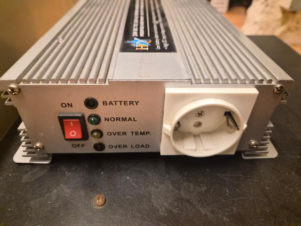 HQ Omvormer 24V DC naar 230V AC 600W met lader, Ophalen of Verzenden, Gebruikt, Overige typen