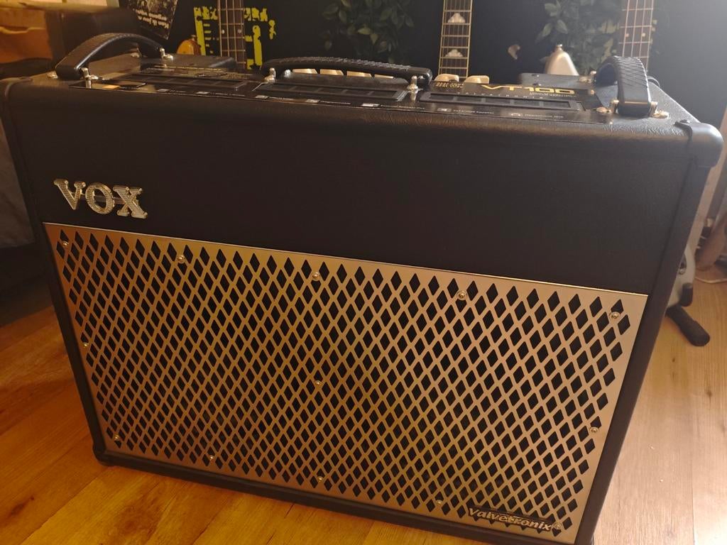VOX Valvetronix VT100 Versterker, Ophalen, Zo goed als nieuw, Gitaar, 100 watt of meer