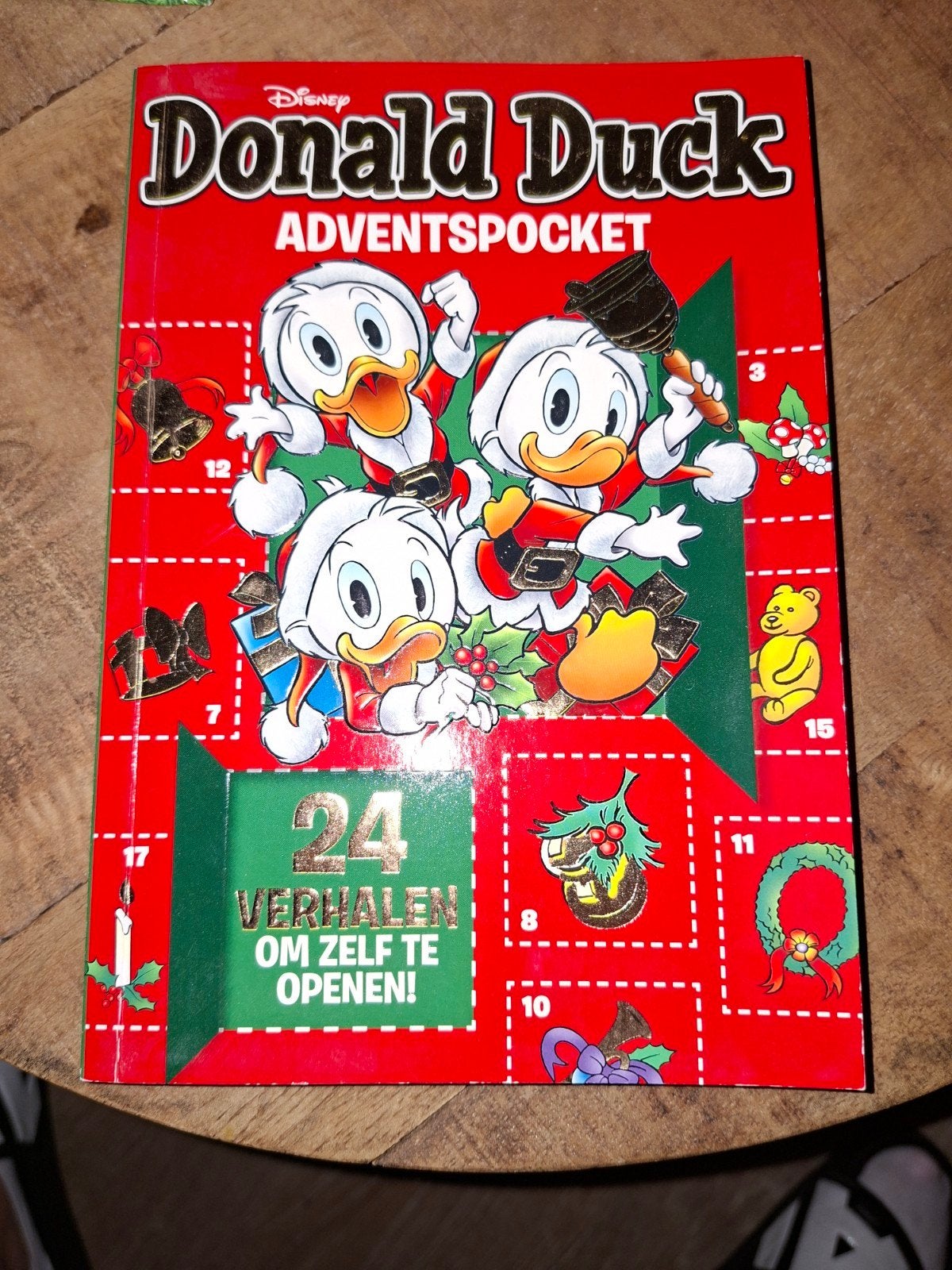 Donald Duck Adventspocket - 24 Verhalen om zelf te openen!, Eén stripboek, Ophalen of Verzenden, Zo goed als nieuw, Walt Disney