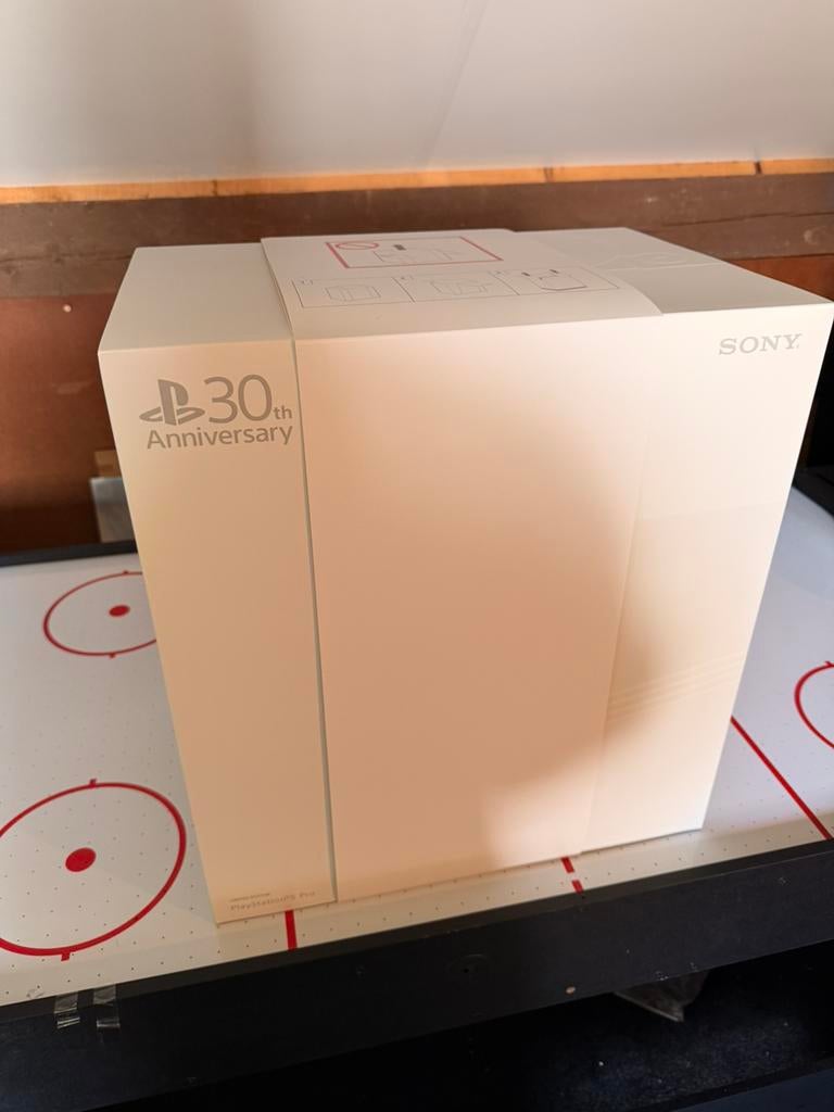 PS5 Pro 30th Anniversary Limited Edition Bundel nieuw, Spelcomputers en Games, Spelcomputers | Sony PlayStation 5, Ophalen of Verzenden