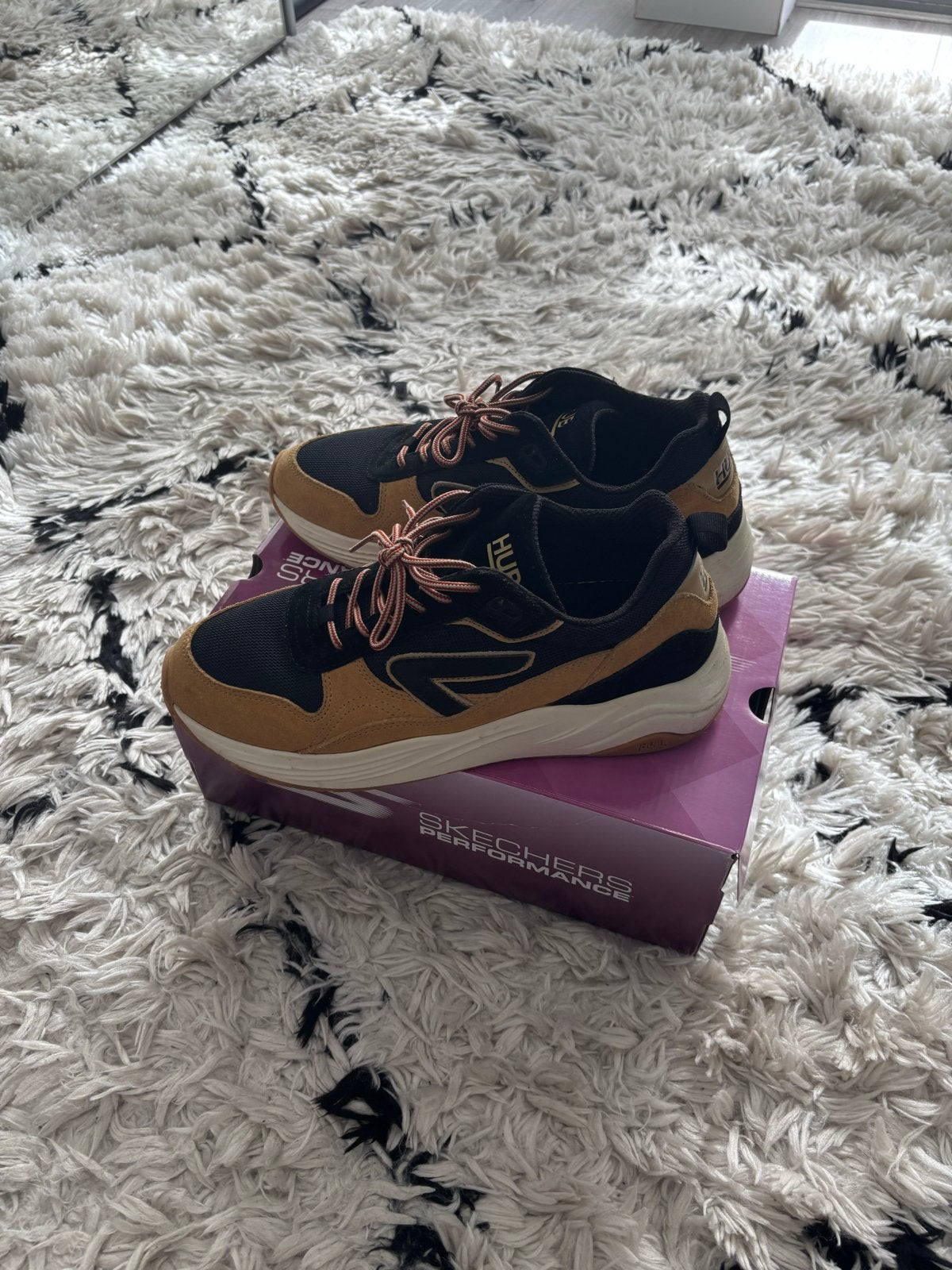 Hub schoenen mt 43 bijna nieuw, Ophalen of Verzenden, Zo goed als nieuw, Zwart, Sneakers of Gympen