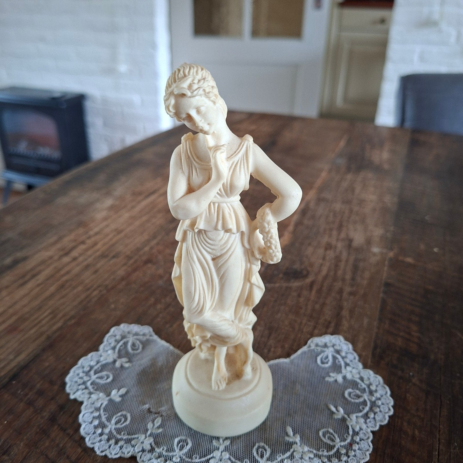 Beeld van Griekse Vrouw Gemerkt 15x4 cm groot, Ophalen of Verzenden