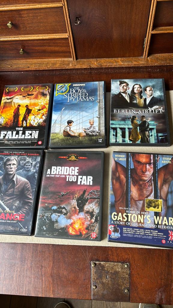 Gaston’s war- The fallen - Berlin airlift- A bridge too far, Vanaf 12 jaar, Ophalen of Verzenden, Zo goed als nieuw, Detective en Krimi
