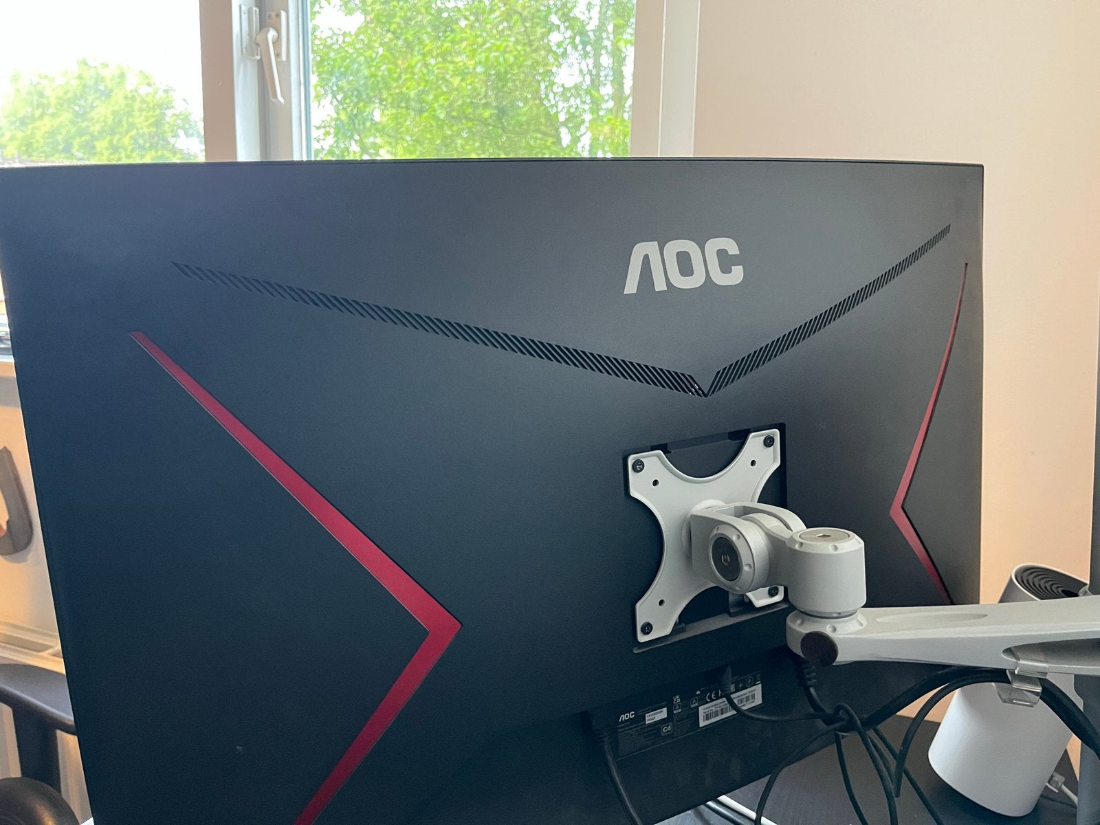 AOC Curved Gaming Monitor 240hz - Zo goed als nieuw, HDMI, Hoofdtelefoonaansluiting, Full HD, Minder dan 1 ms