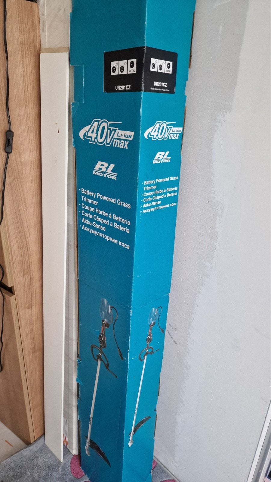 Makita UR201CZ 36 V Bosmaaier D-greep conne, Tuin en Terras, Grastrimmers, Ophalen of Verzenden, Nieuw, Elektrisch, Makita