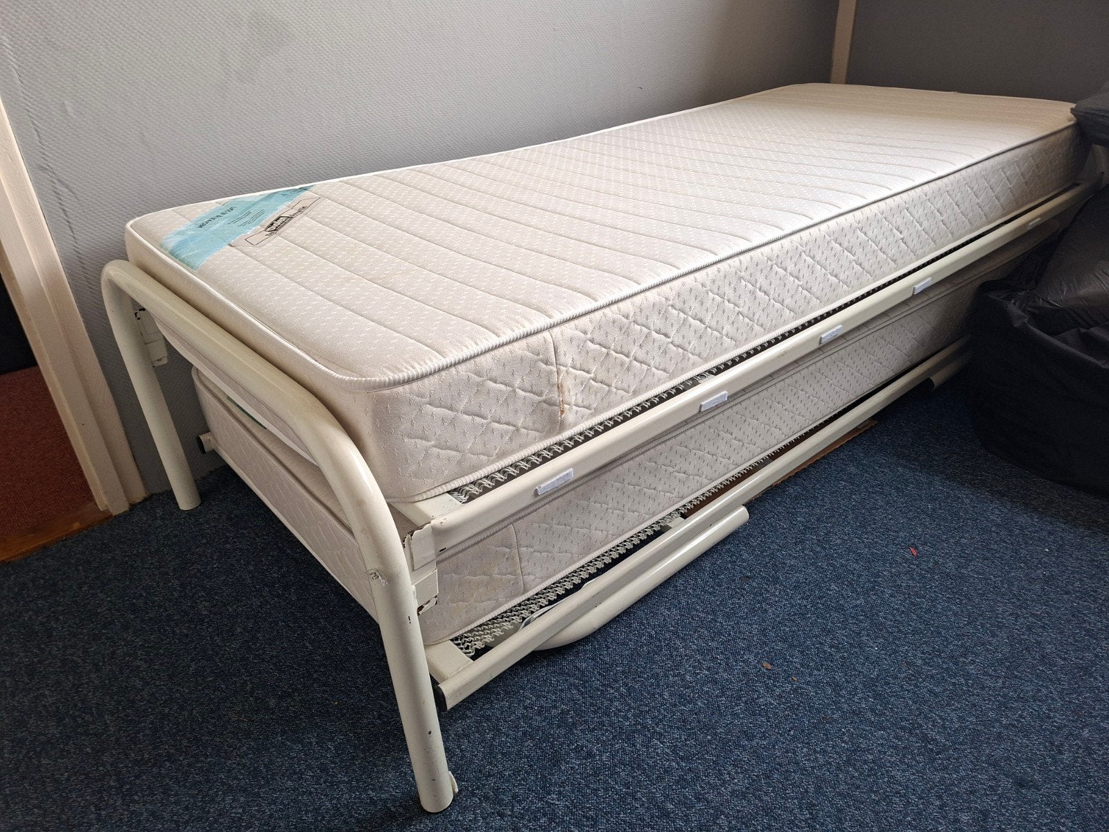 Eenpersoonsbed met uitschuifbaar logeerbed 190x80, Gebruikt, Eenpersoons, Wit, 80 cm