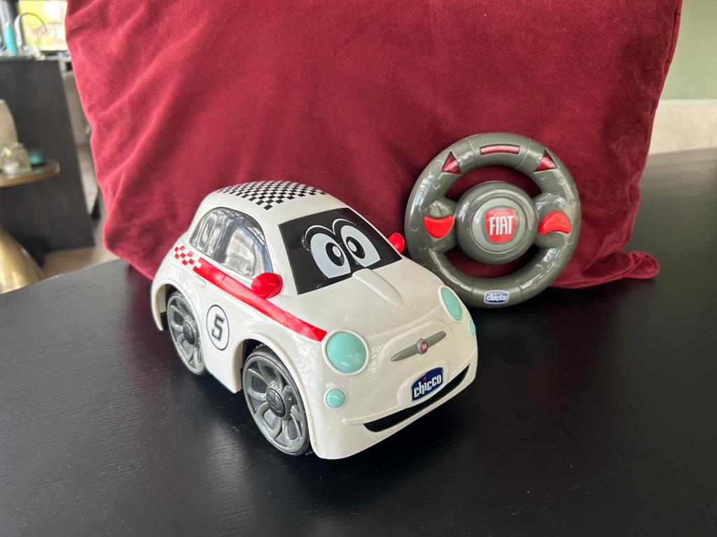 Afstandsbestuurbare Fiat 500 met stuurwiel, Ophalen of Verzenden, Gebruikt, Afstandsbediening