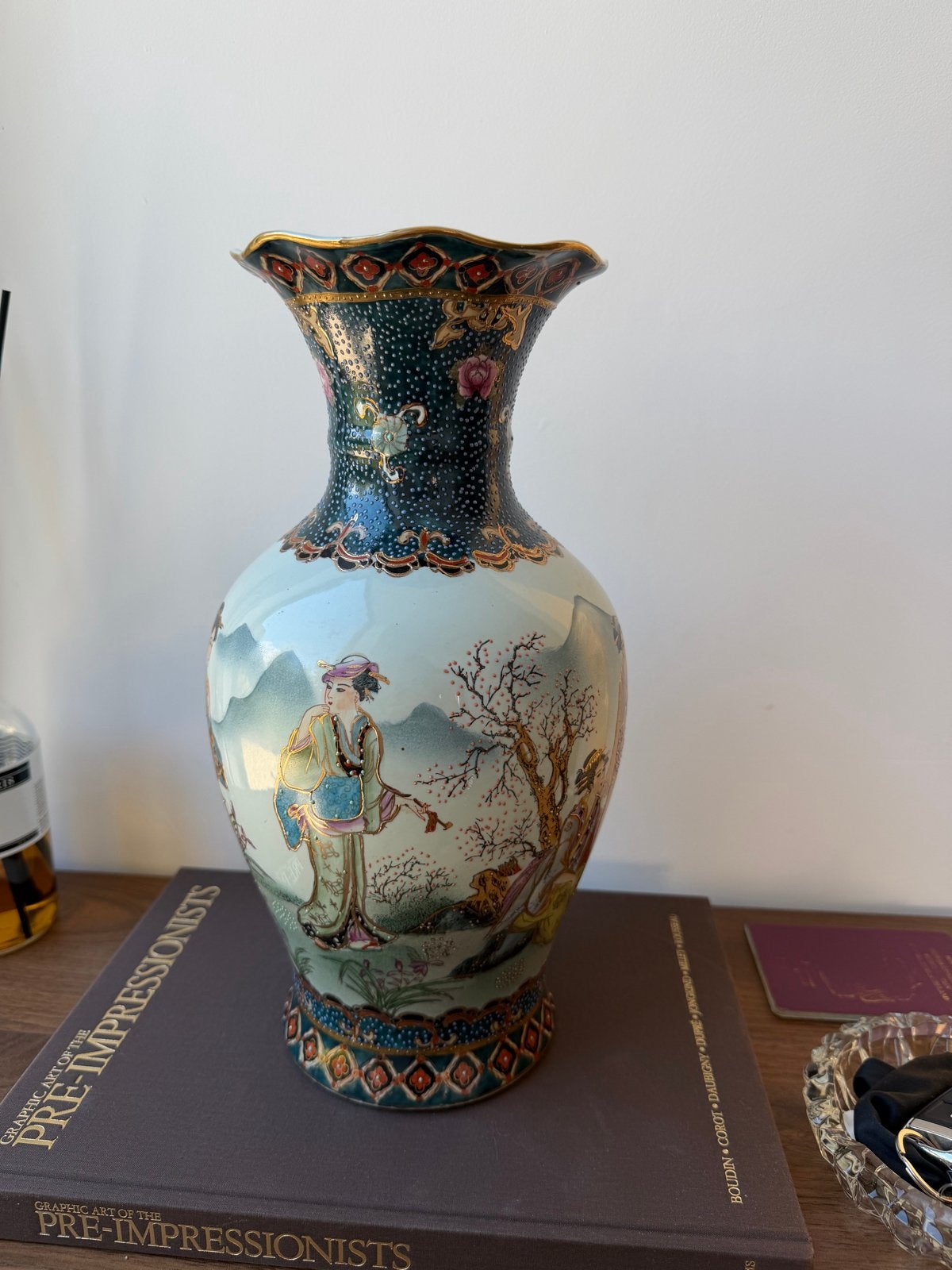 Chinese Famille-Rose Vaas met Qianlong-markering, 20e Eeuw, Antiek en Kunst, Antiek | Vazen, Ophalen