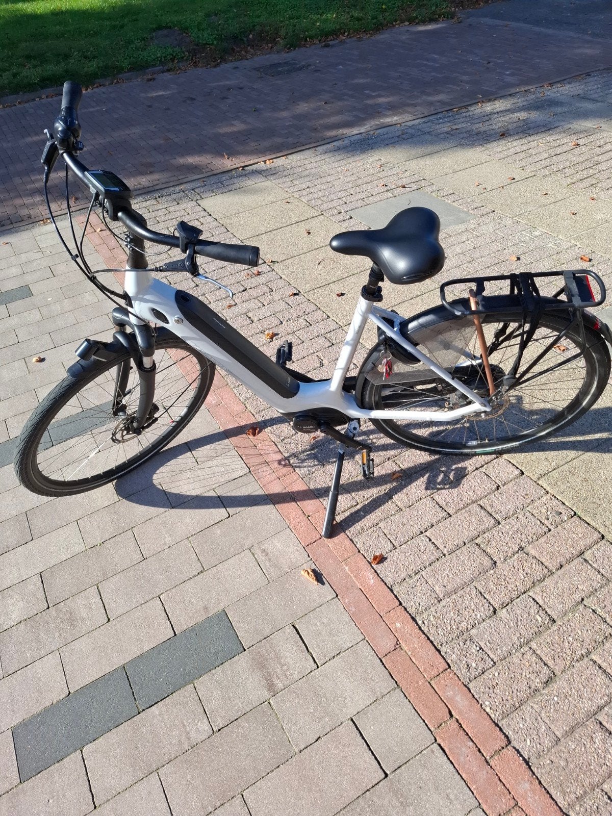 Parelmoer Witte elastische fiet ( E BIKE)