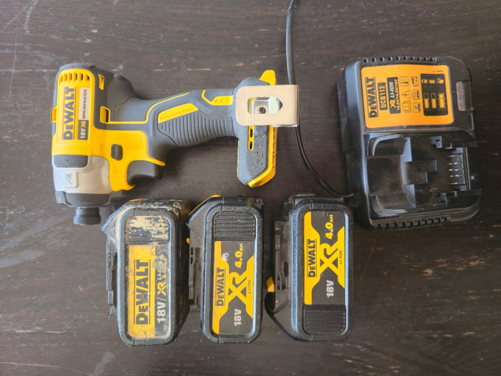 DeWalt XR slagschroefmachine met 3 accu's, lader en radio, Ophalen of Verzenden, Gebruikt, Overige typen