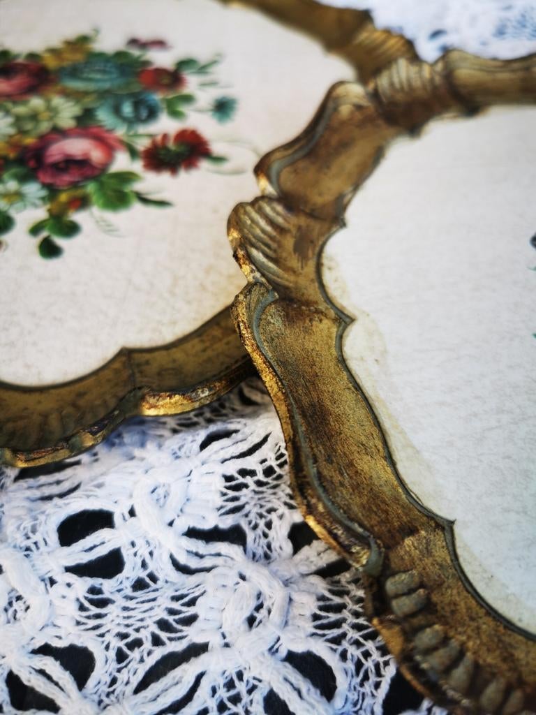 Italiaanse dienbladen bloemen goudkleurig +-38/28cm Miekje, Ophalen of Verzenden