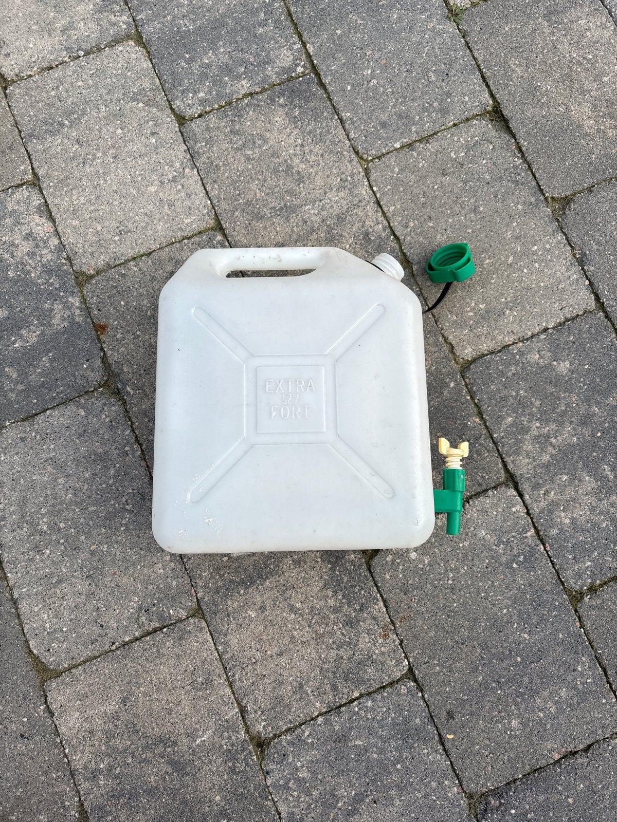 Jerrycan met kraantje - Ideaal voor camping en water, Ophalen of Verzenden, Gebruikt