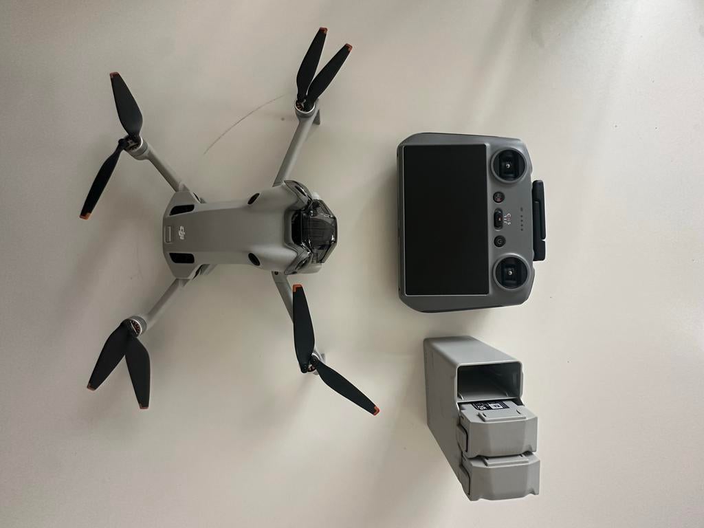DJI Mini 4 Pro Fly More Combo met RC 2 Controller, Audio, Tv en Foto, Drones, 30 tot 45 minuten, Cameradrone, Extra accu('s), Ophalen of Verzenden