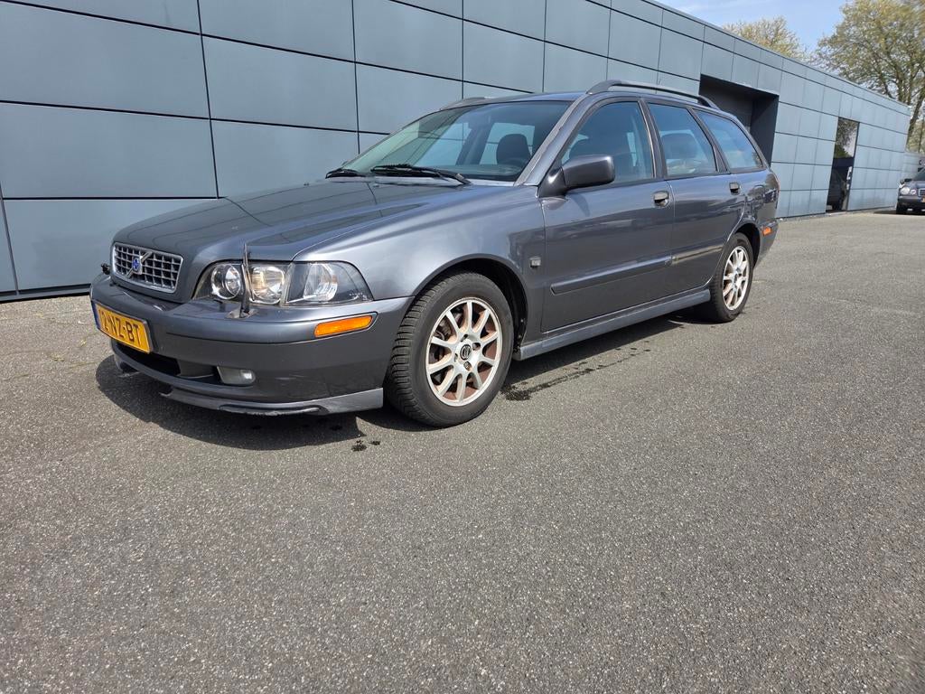 Volvo V40 2.0 I 16V AUT 2004 Grijs, Auto's, Volvo, 136 pk, 4 cilinders, Stationwagon, Particulier
