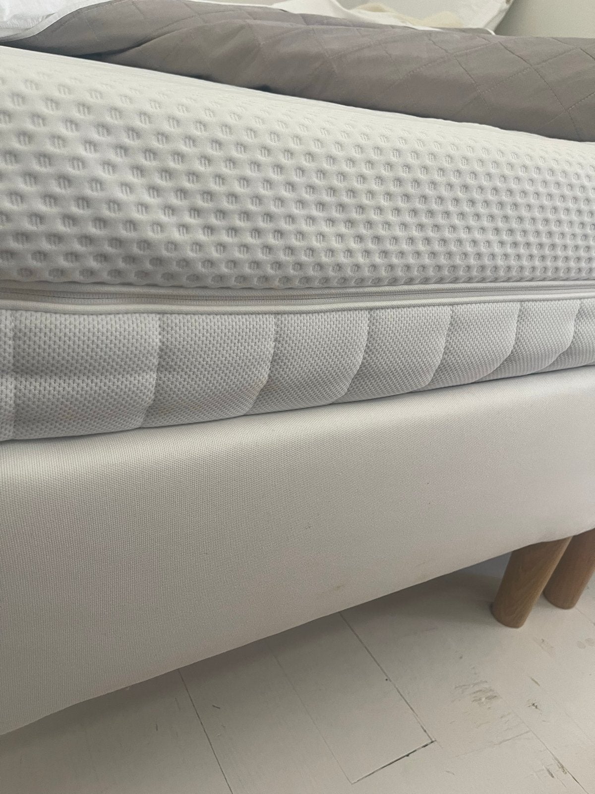 Comfortabel tweepersoonsbed met matras, Huis en Inrichting, Slaapkamer | Bedden, Ophalen, Wit, Tweepersoons, Zo goed als nieuw