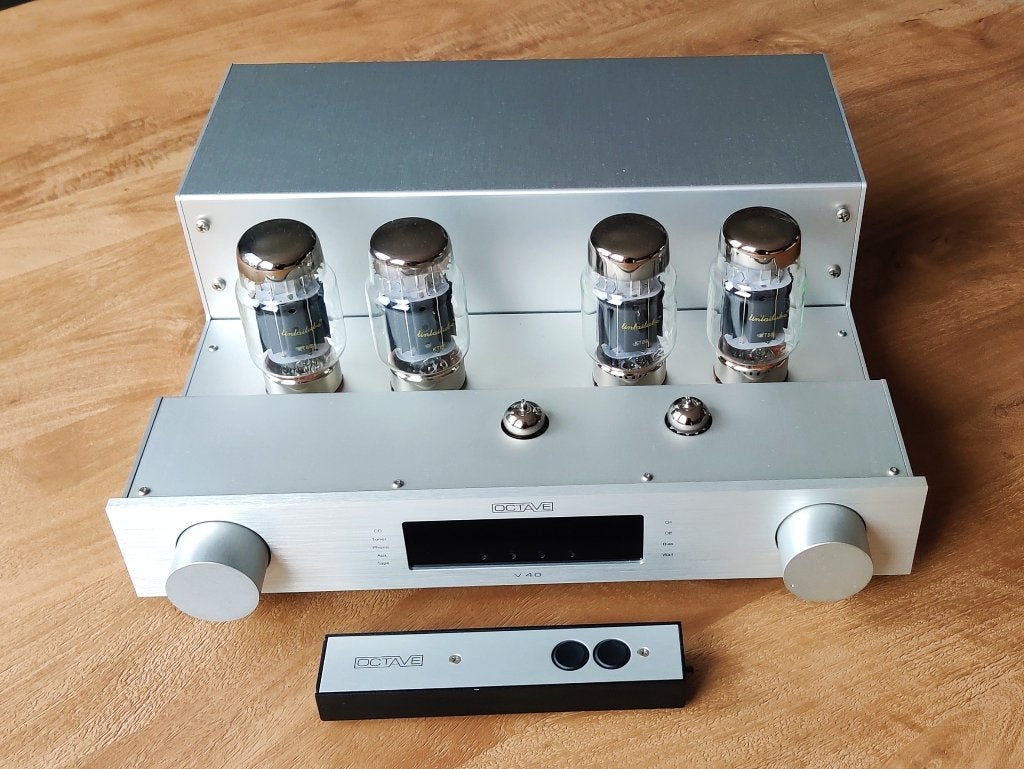 Octave V40 buizenversterker, Ophalen, Versterker