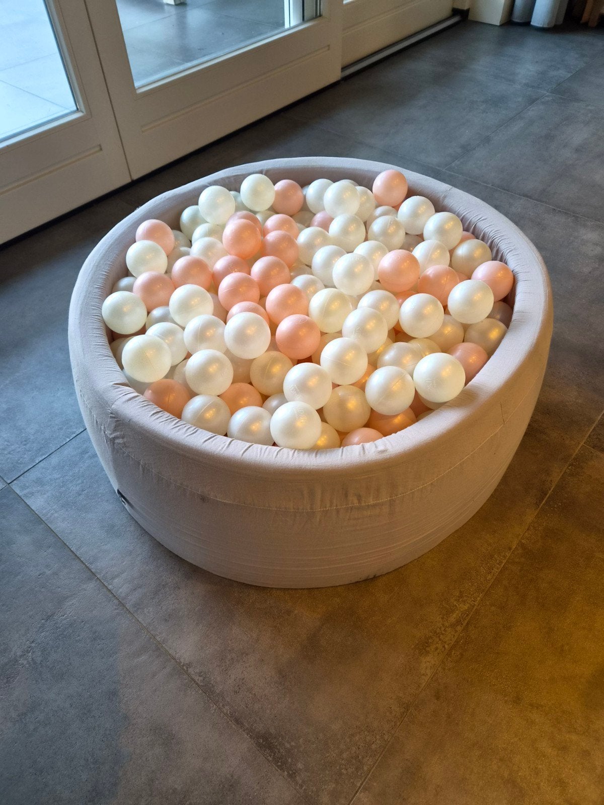 Ballenbak met roze en witte ballen, Ophalen, Zo goed als nieuw, Overige typen