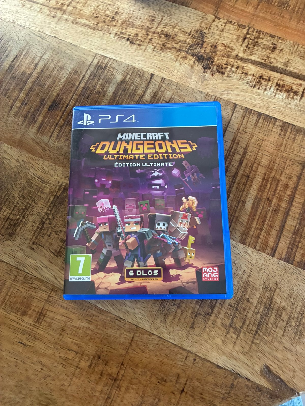 Minecraft dungeons ultimate edition + 6 dlcs, Avontuur en Actie, Ophalen of Verzenden, Zo goed als nieuw, 3 spelers of meer