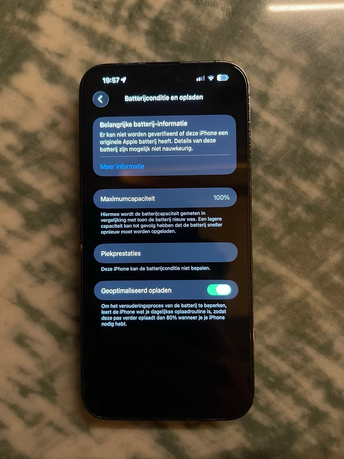Foto 4 van iPhone 14 Pro Max 128GB - Nieuwe batterij & achterkant + hoe