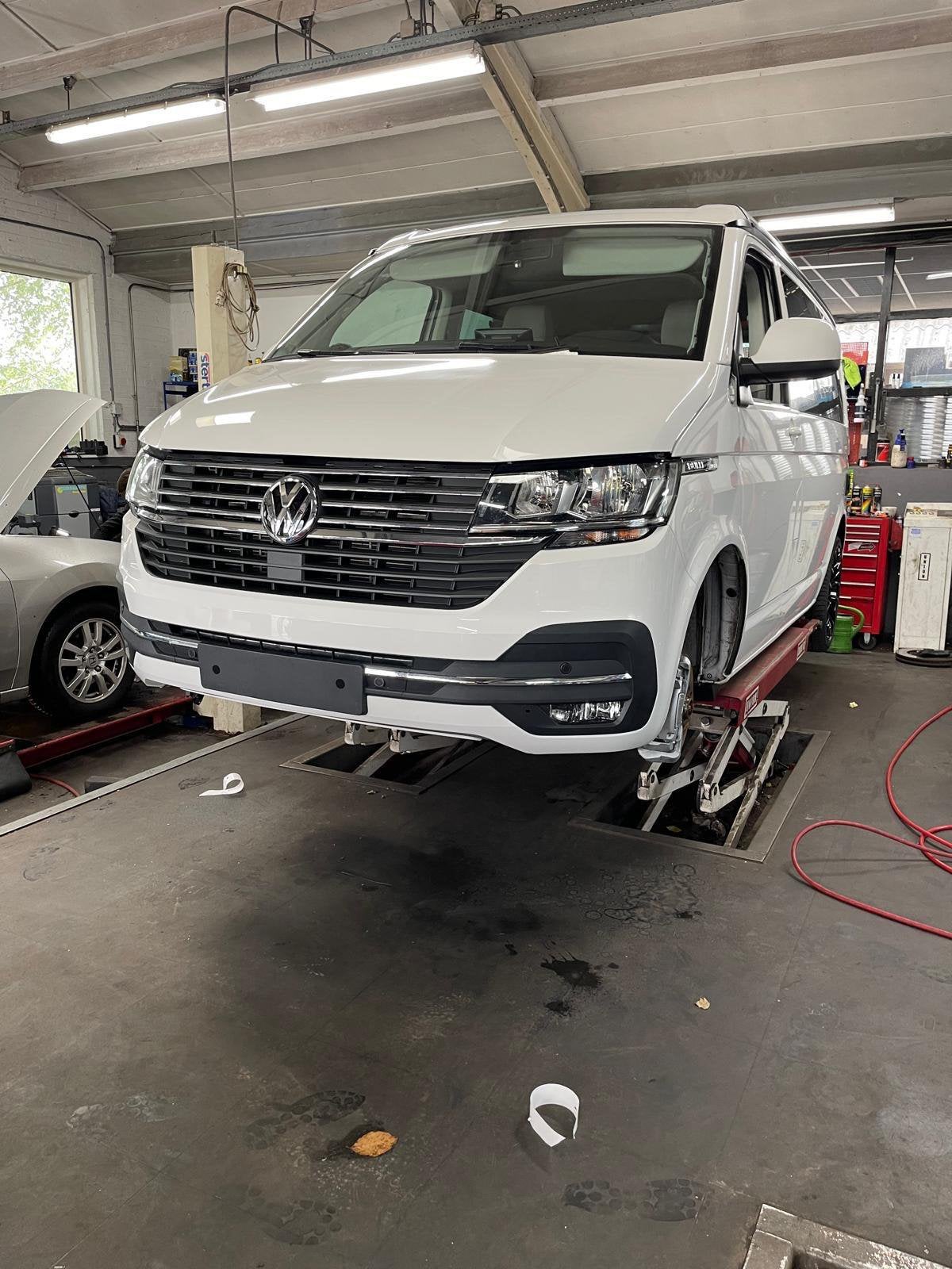 Vw Transporter T6.1 voorbumper achterbumper, Gebruikt, Ophalen of Verzenden, Bumper, Volkswagen
