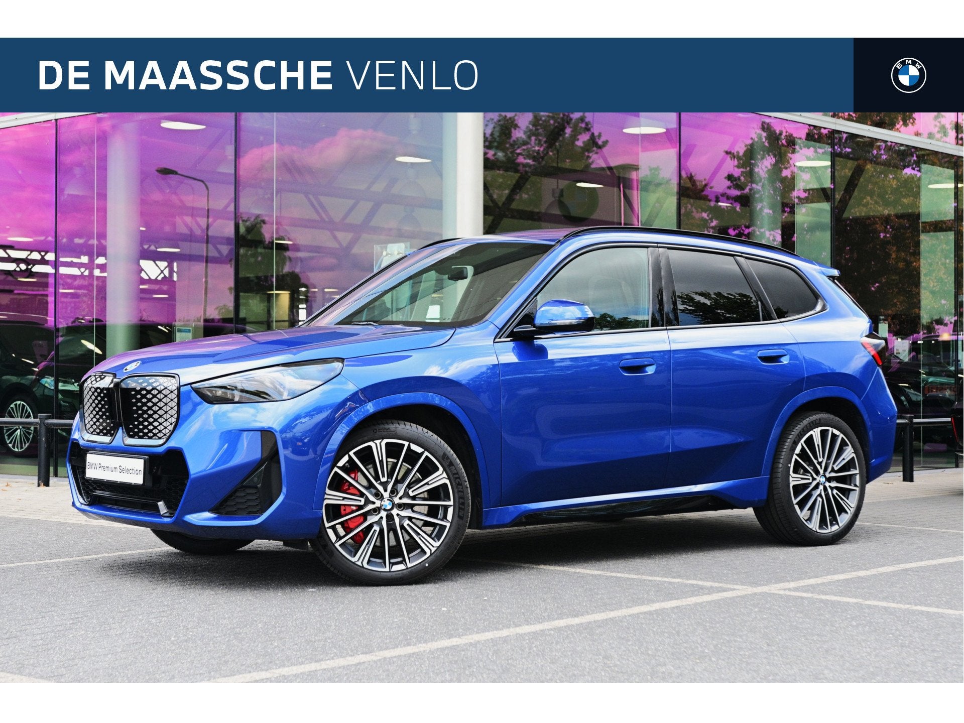 BMW iX1 eDrive20 M Sport / Panoramadak / Sportstoelen / Comf