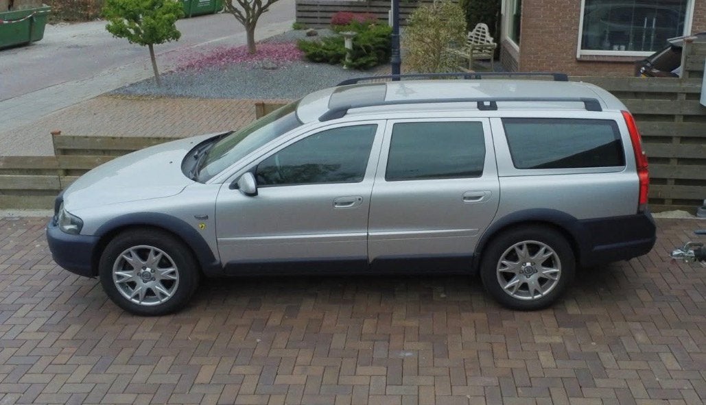 Volvo V70 2.4 T XC 4WD AUT 2001 Grijs, 1800 kg, V70, Stationwagon, 2435 cc
