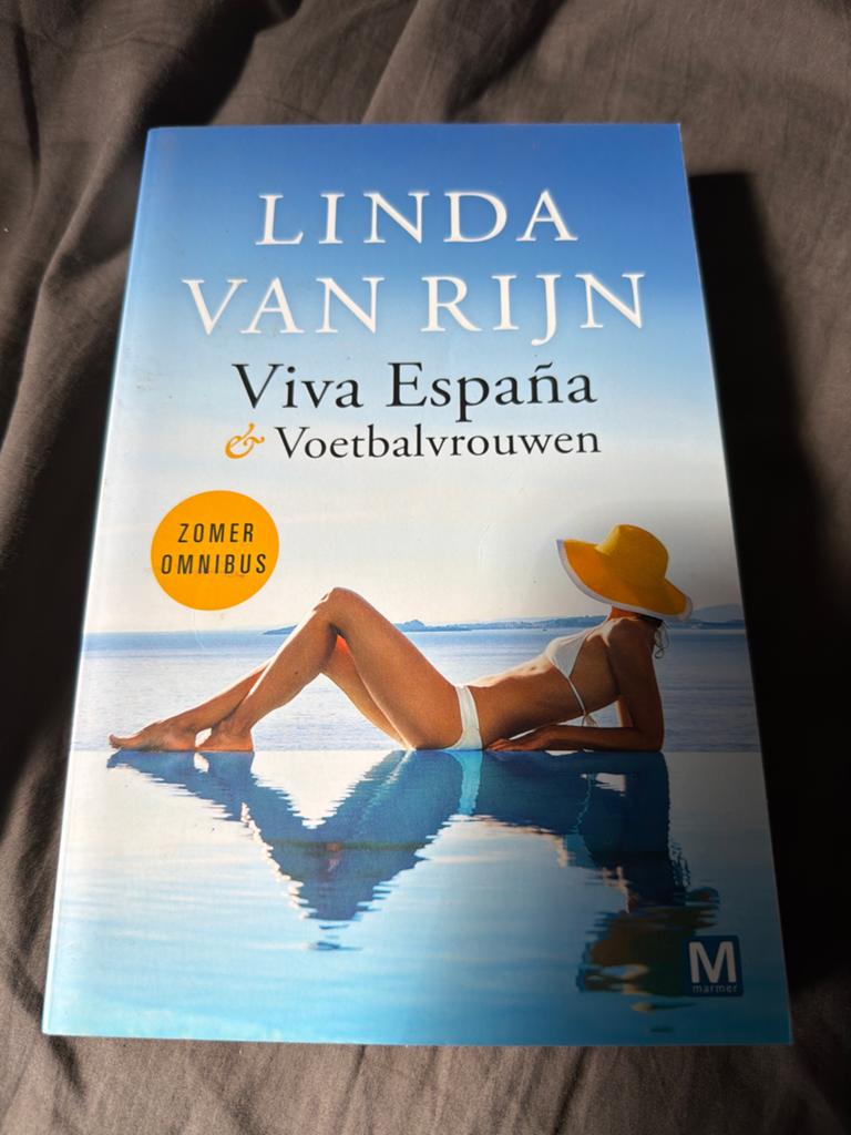 SLK.   Linda van Rijn   Viva Espana | Voetbalvrouwen, Ophalen of Verzenden, Zo goed als nieuw, Linda van Rijn