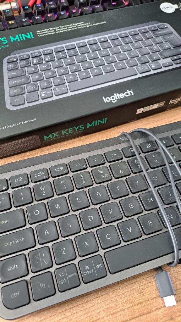 MX keys mini wireless keyboard, Ophalen of Verzenden, Zo goed als nieuw