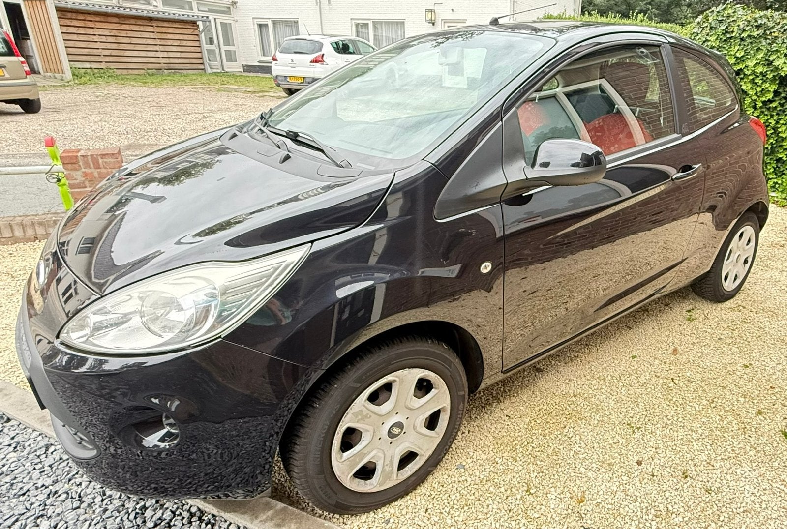 Ford Ka 1.2 zwart met (lage kilometerstand)(Nederlandse auto, Voorwielaandrijving, Stof, USB, 4 cilinders