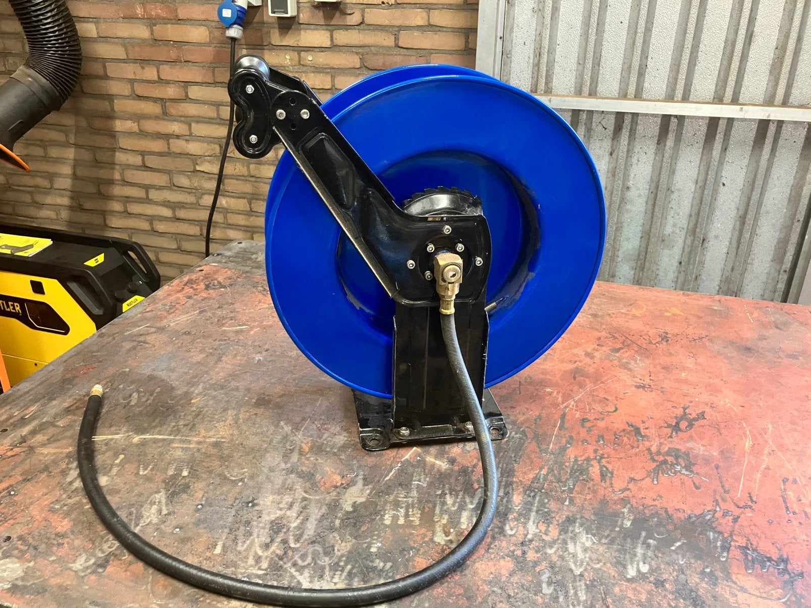 Airpress lucht haspel, Ophalen, Zo goed als nieuw, Elektrisch
